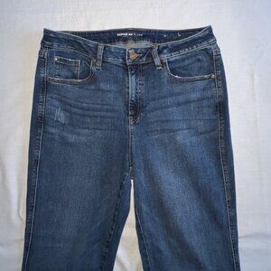 Chico’s Define Me Flare Blue Denim Distressed Jeans – Size 12 EUC